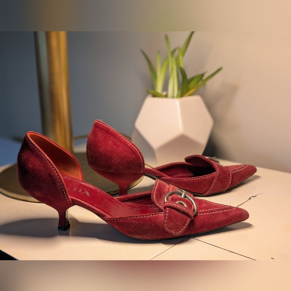 PRADA RARE VINTAGE Red Suede Buckle Kitten Heels Circa Y2K - 37 EU/7 US - Picture 3 of 15